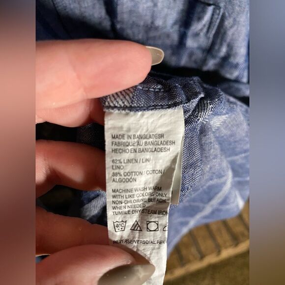 I do linen button down - Picture 2 of 6